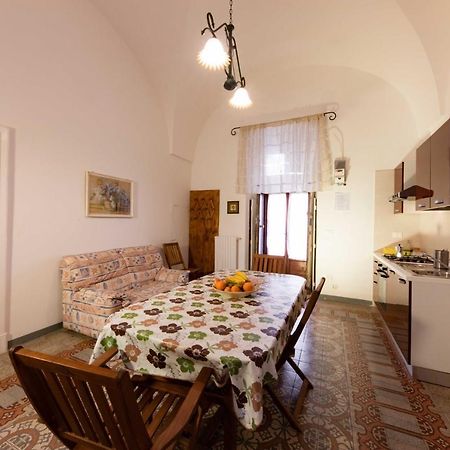 Casa Vacanza La Stradella Остуні Екстер'єр фото