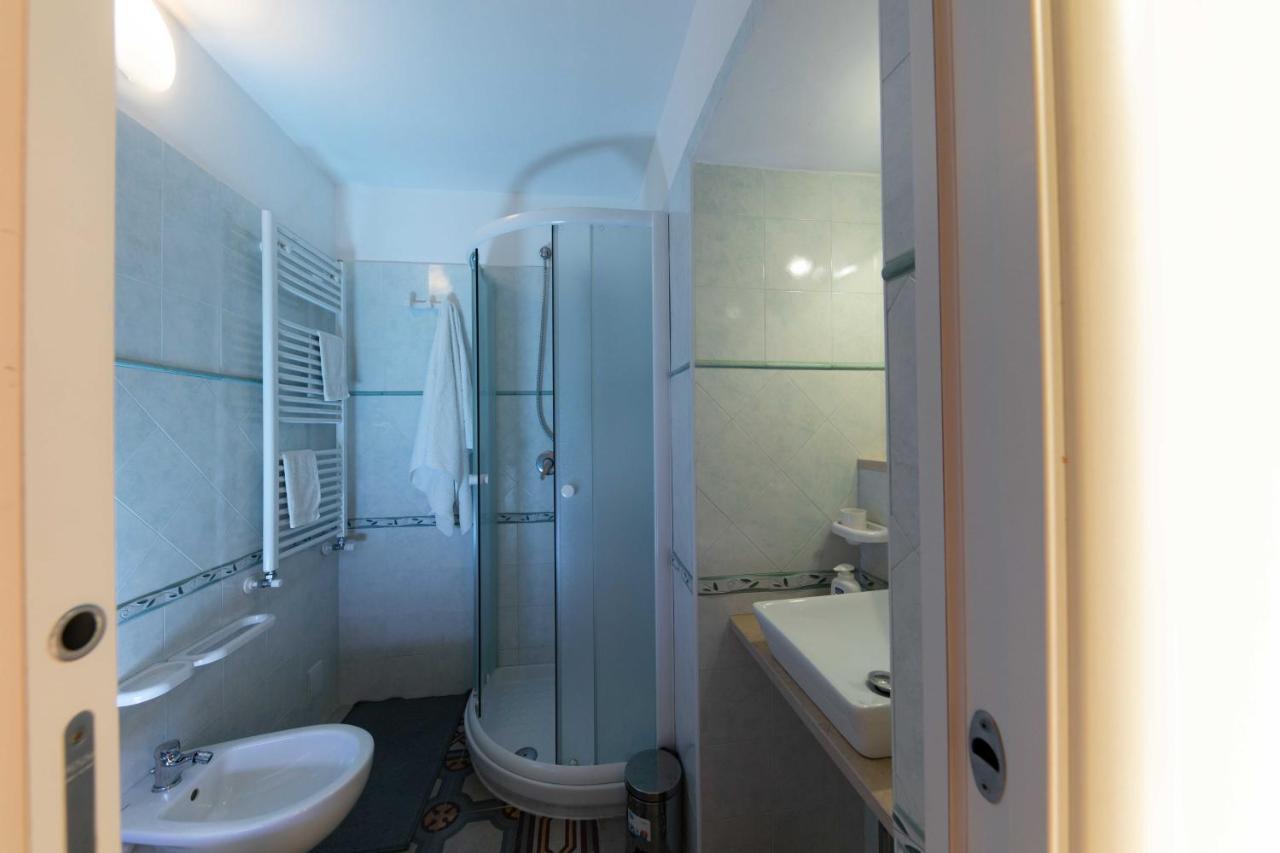 Casa Vacanza La Stradella Остуні Екстер'єр фото