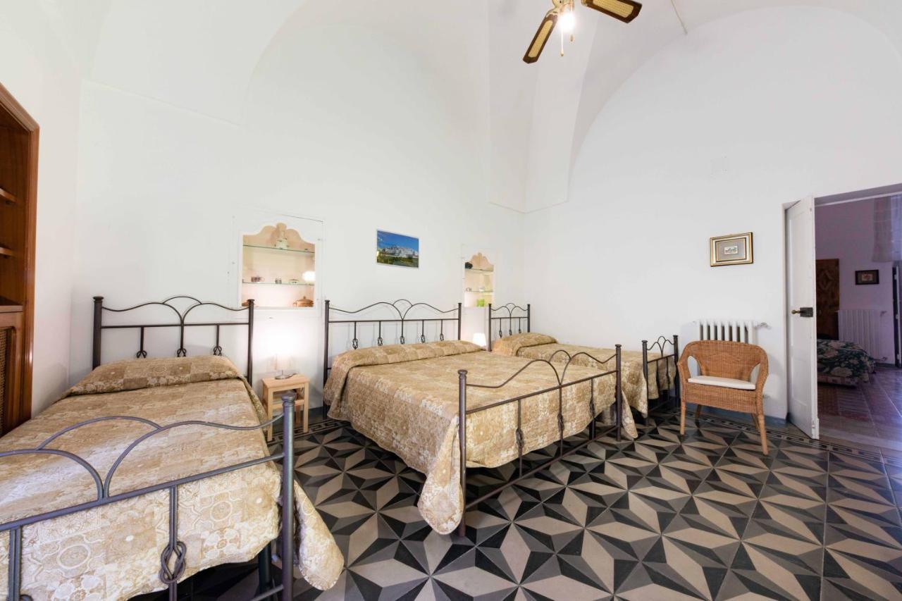 Casa Vacanza La Stradella Остуні Екстер'єр фото