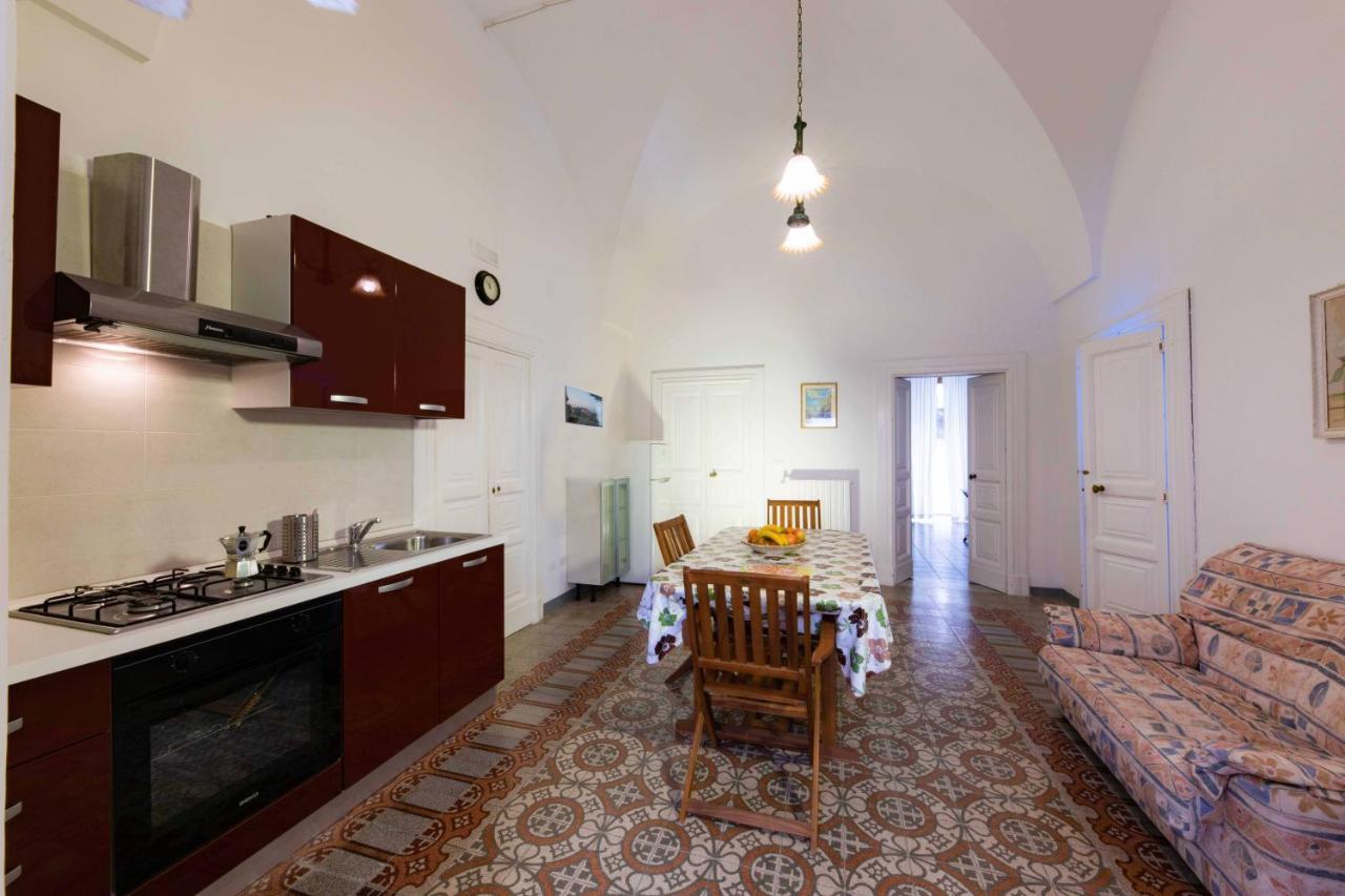 Casa Vacanza La Stradella Остуні Екстер'єр фото
